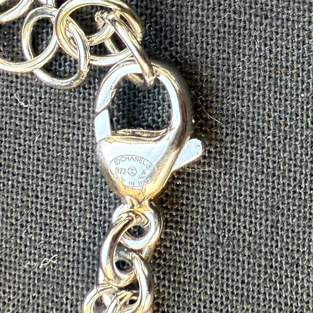 CHANEL 2022A SILVER TONE CC 19 LOGO WHITE BLACK CRYSTALS NECKLACE CHARM CHOCKER - Picture 13 of 15